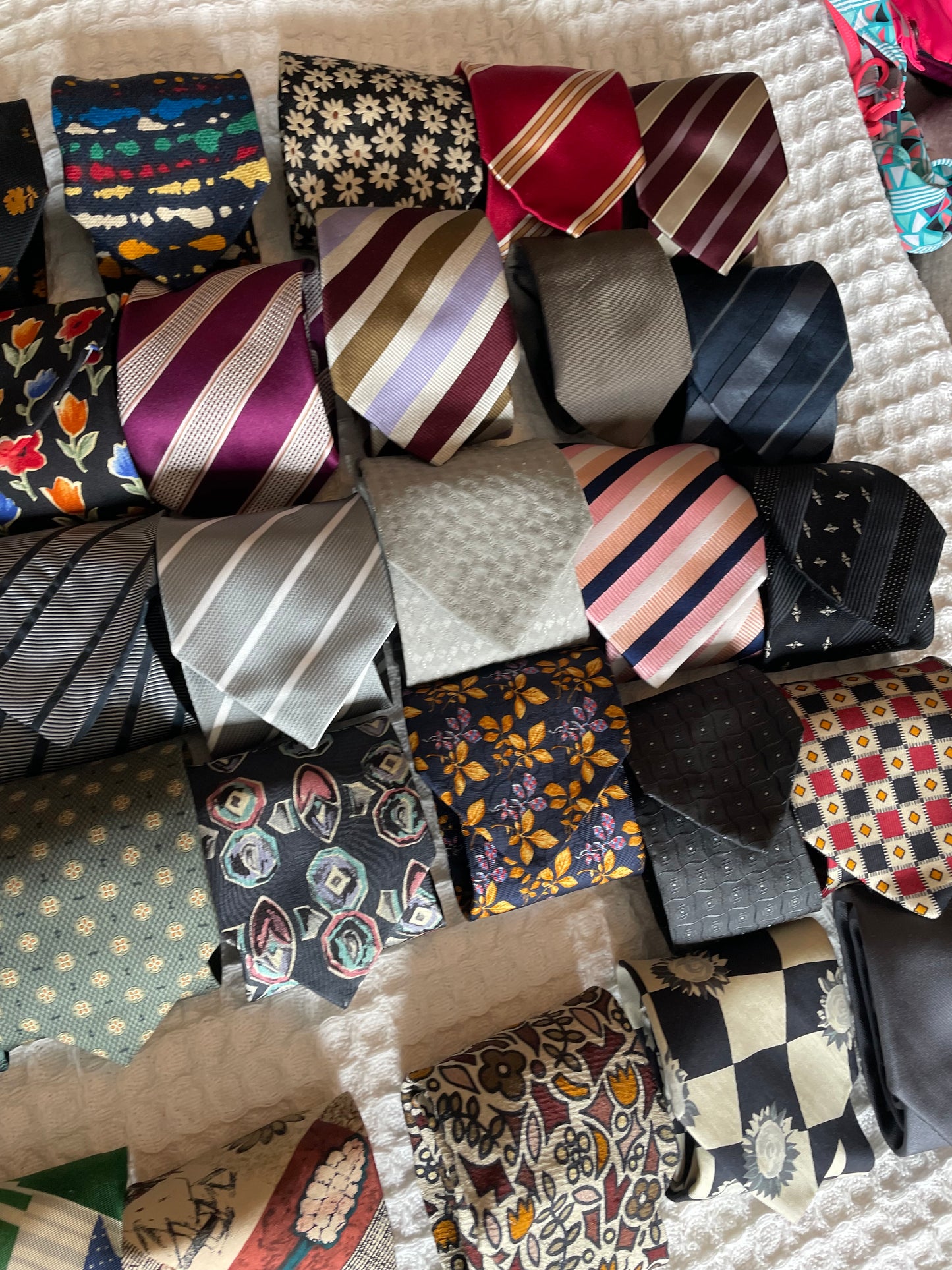 Schlüsselanhänger aus Seidenkrawatten